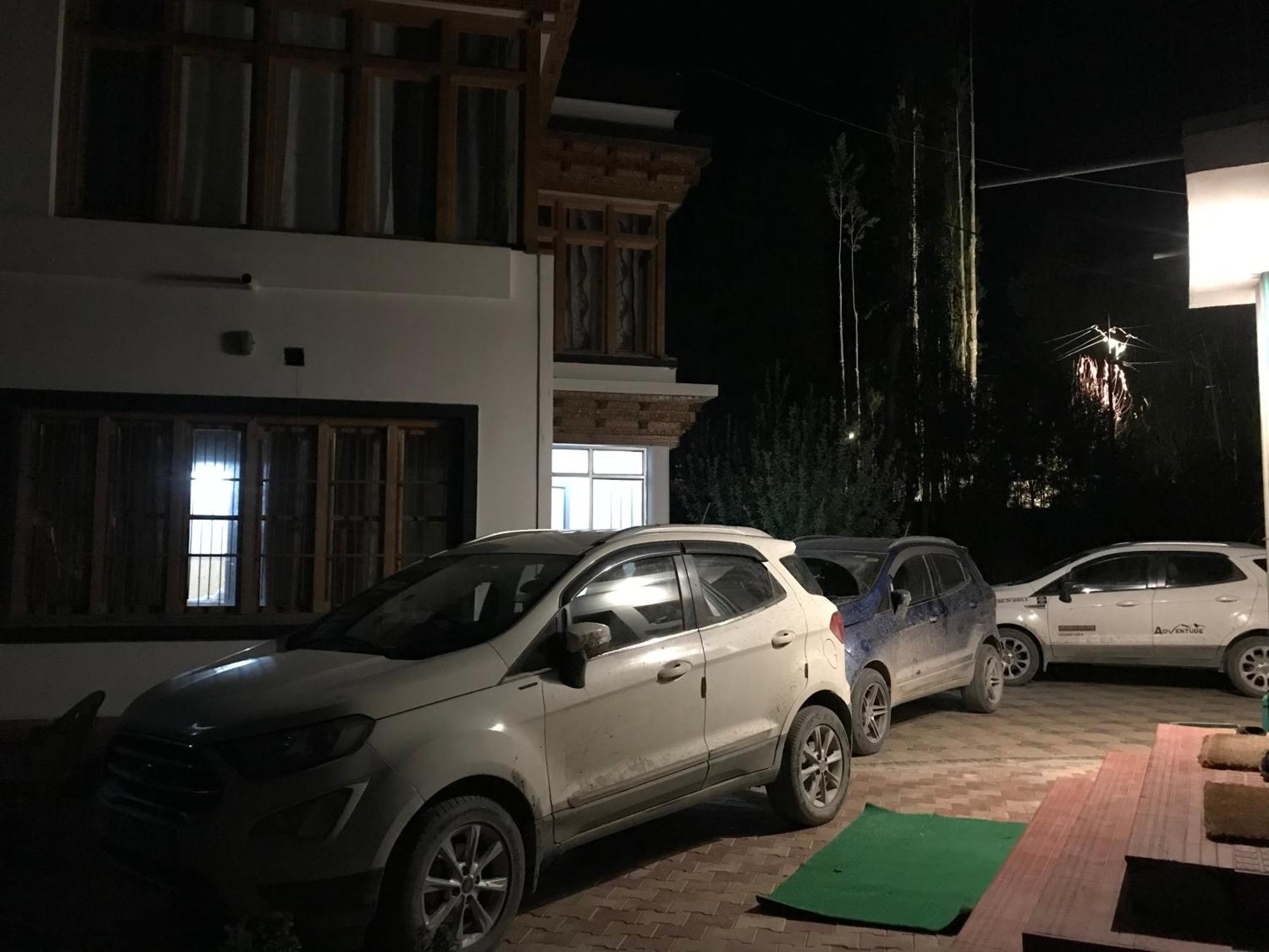 Sponbo Guest House, Leh Ngoại thất bức ảnh